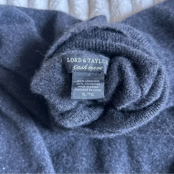 Lord & Taylor Cashmere Grey Turtleneck Sweater Womens XS - Picture 3 of 10